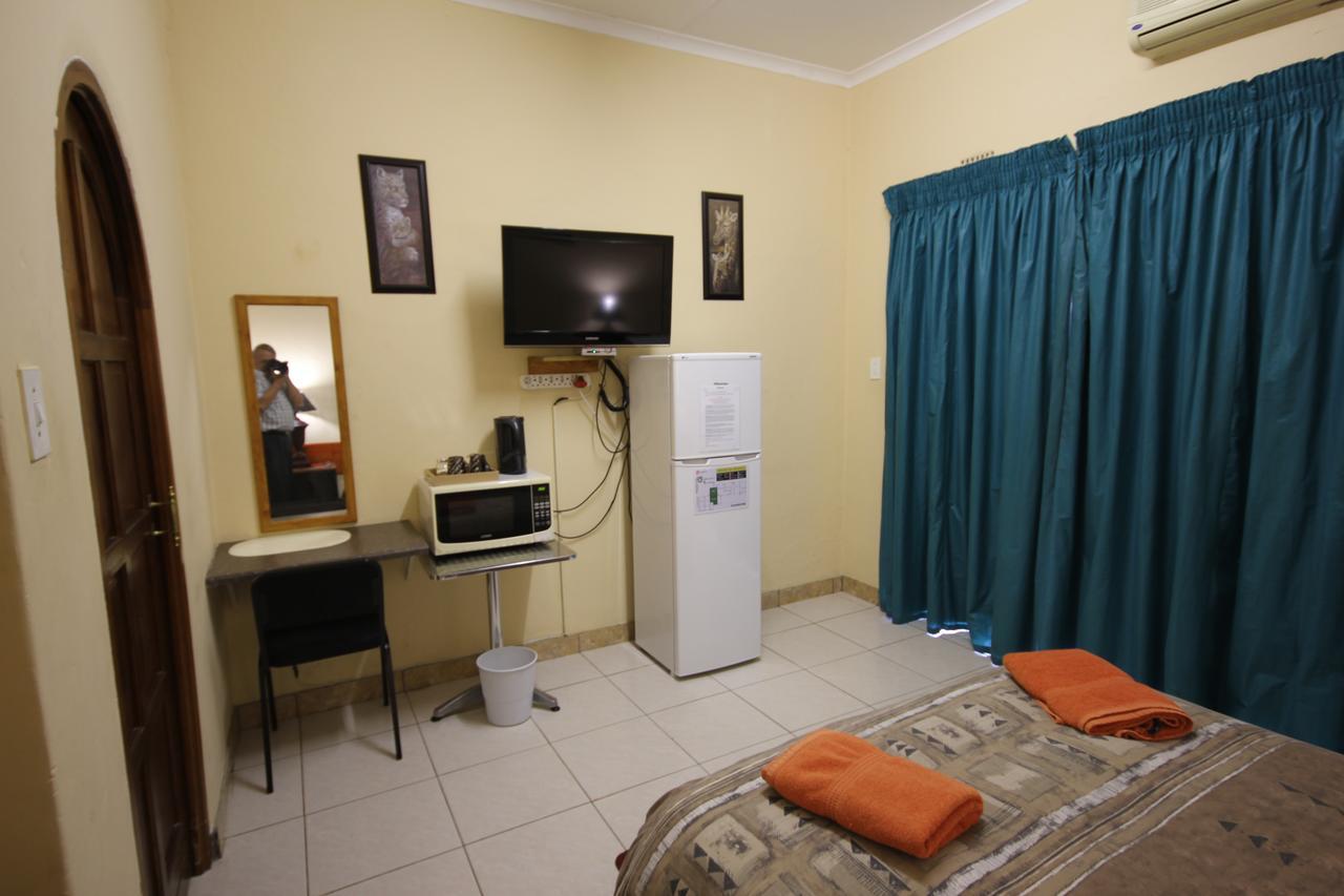 Ingwe Guesthouse Mbombela Eksteriør bilde